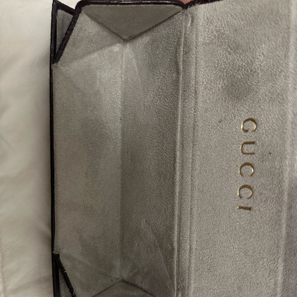 Gucci dark brown foldable glasses case. - Picture 7 of 7